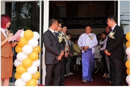 缅甸仰光当地的重要官员、房地产开发商、建筑设计师等社会名流一一到店祝贺。